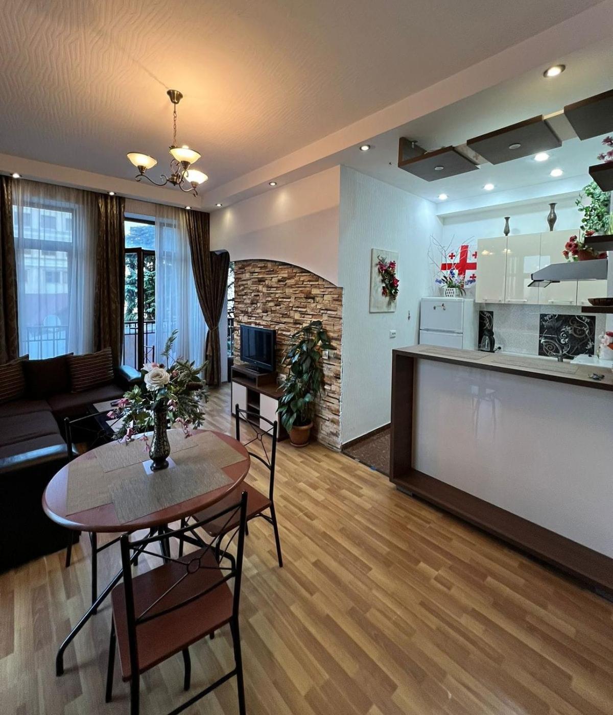 Cozy Apartment In The City Center Mtatsminda Tbilisi Exterior foto