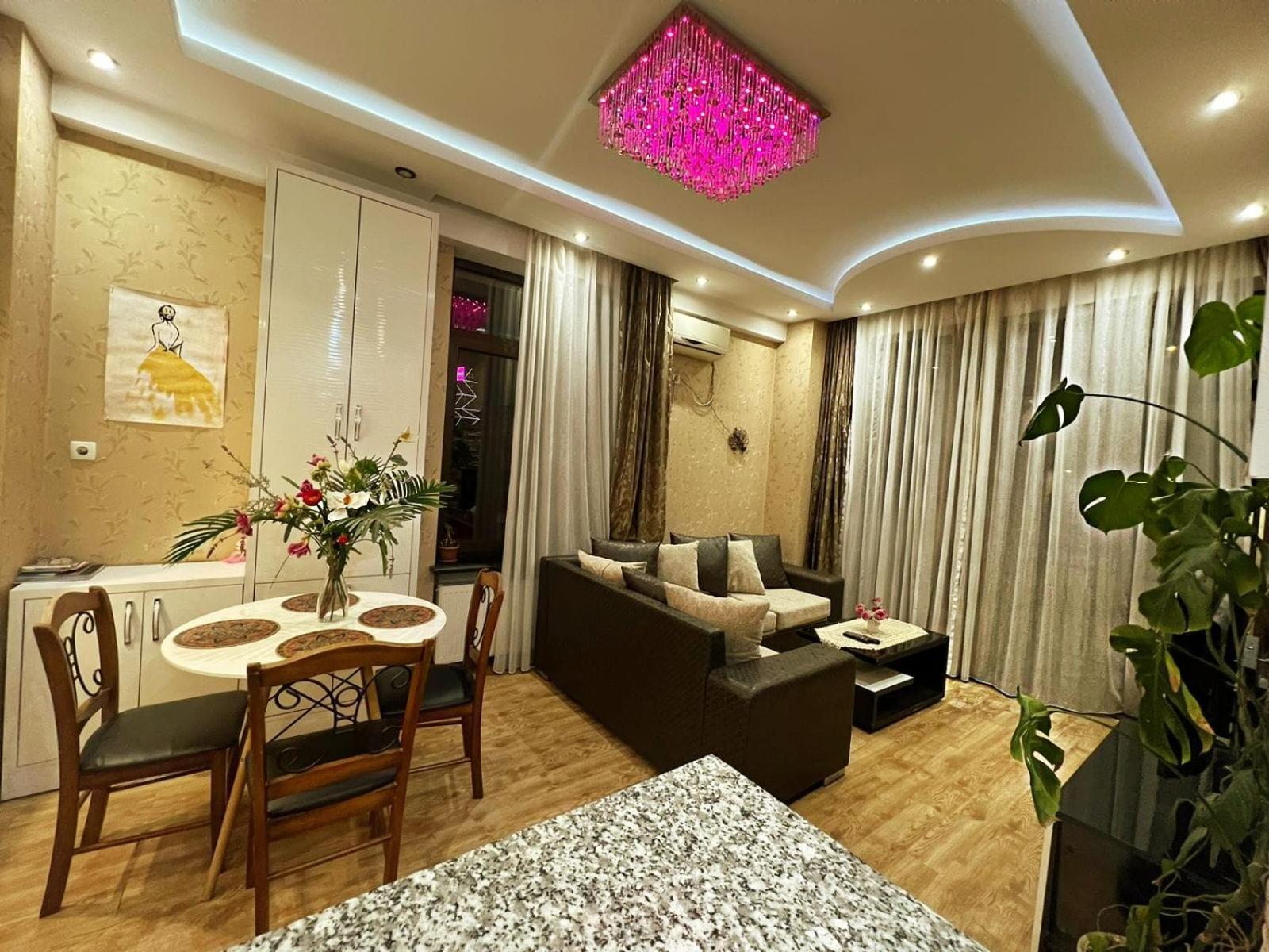 Cozy Apartment In The City Center Mtatsminda Tbilisi Exterior foto